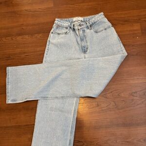 Abercrombie & Fitch Curve Love High Rise 90's Relaxed Jean - size 27L (4L)